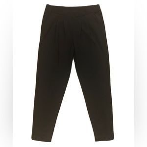 Hi-Line Women’s Black Pleated Pegged Soft Pants With Pockets